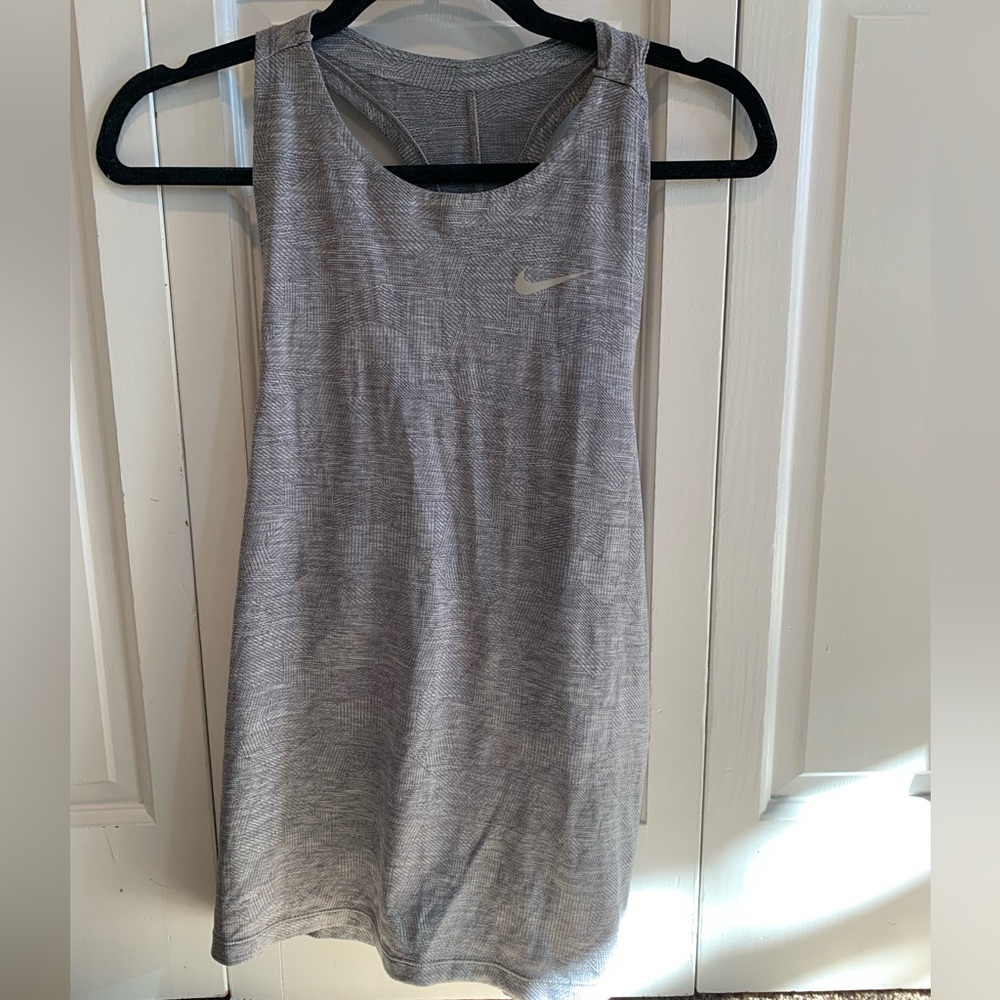 Nike dry fit women’s tank top size medium